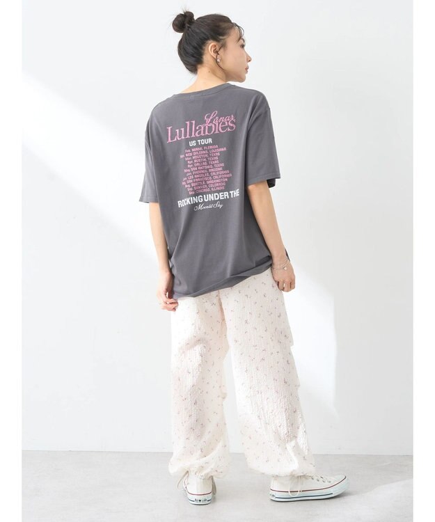 earth music&ecology ツアープリントＴシャツ Charcoal Gray