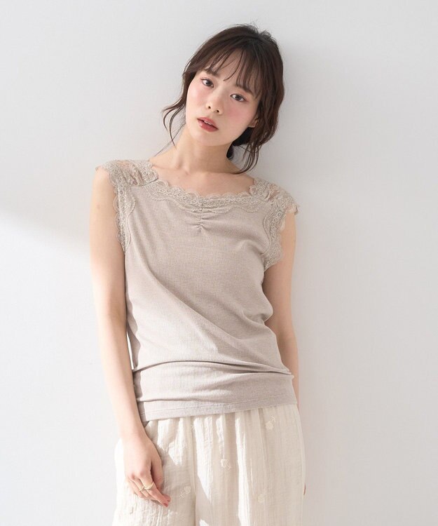 earth music&ecology ラメテレコショルダーレースタンクトップ Beige