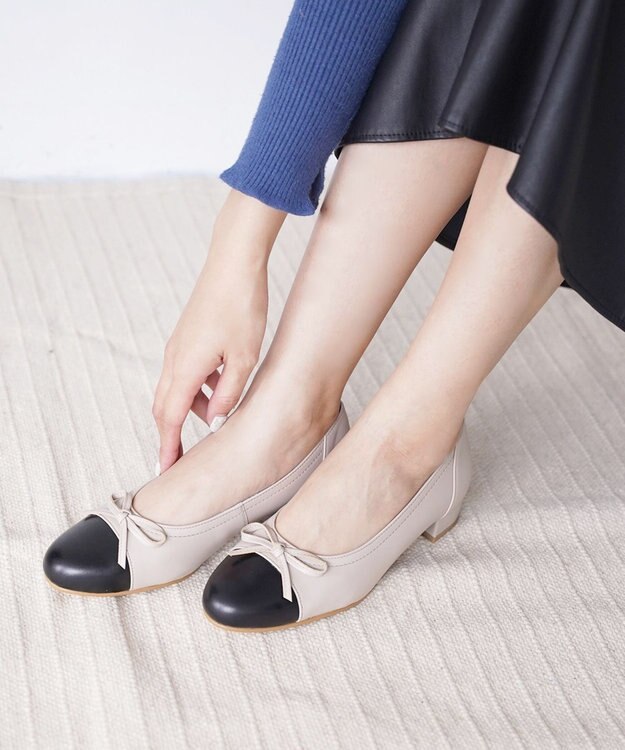 Pointer 日本製 本革リボン付きラウンドトゥパンプス トープ×ブラック