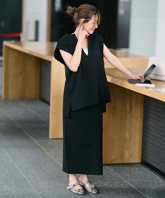 UNFILO フォルムニットジレ ブラック