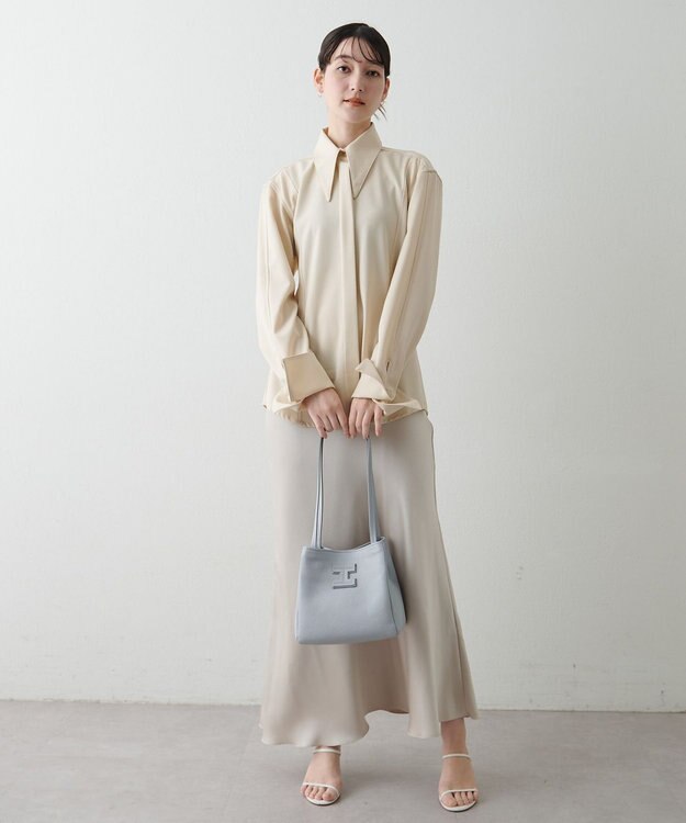 IACUCCI 【再予約スタート】センティエーロ ミニトート CERVO ライトグレー