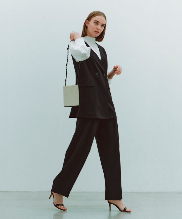 UNFILO ハイネックブラウス ホワイト