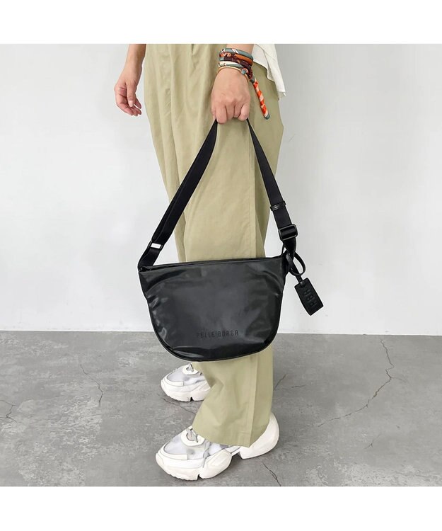 PELLE BORSA コンパクトラウンドショルダー Cheers チアーズ 4686 ブラック