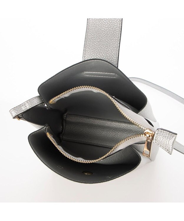 UNBILLION 【テレビ ドラマ着用アイテム】カシュカシュ cachecache / 3つ口縦型ショルダーバッグ シルバー