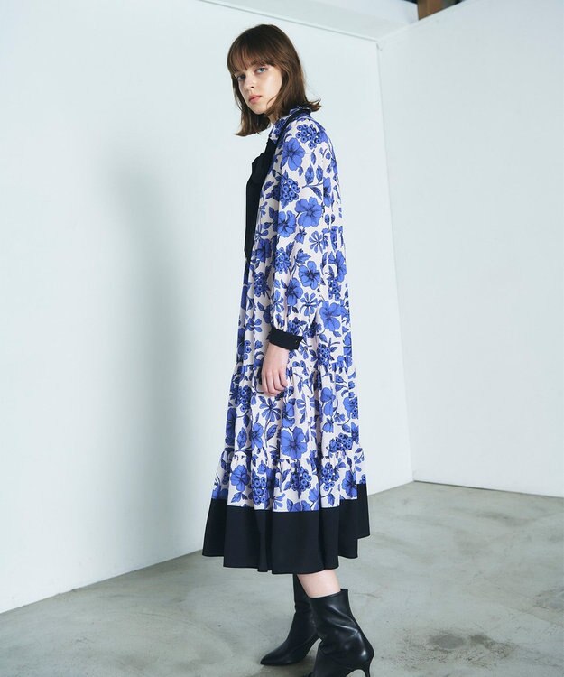 GRACE CONTINENTAL フラワープリントティアードワンピース ブルー