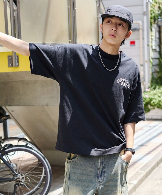 WEGO 【ユニセックス着用ITEM】アクセ付きストレートロゴT（SS） ブラック