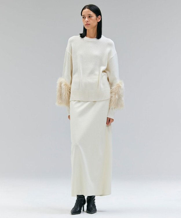 BEIGE， 【洗える・VERY NaVY12月号掲載】CHESTER / フェイクファークルーネックニット Bone