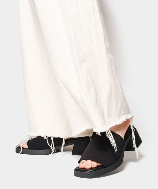 STEVE MADDEN SLIDESTERボリュームソールワンバンドサンダル ブラック