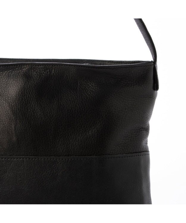 UNBILLION ペルケ perche / ガーメントレザー・サスティナブルボディーショルダー ブラック