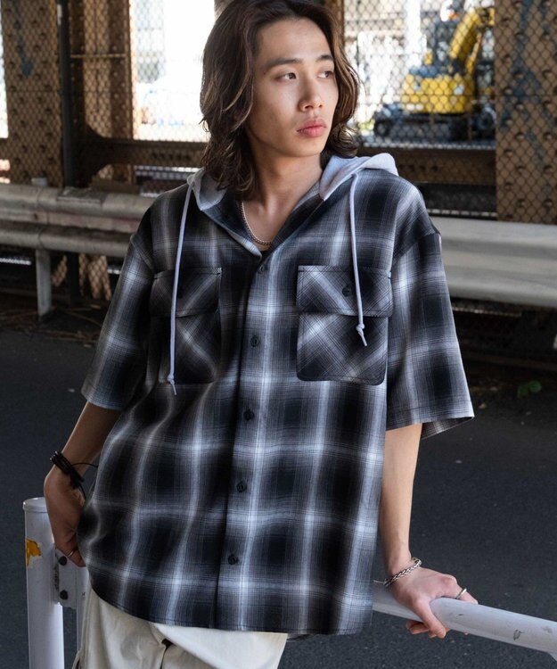 WEGO 【ユニセックス着用ITEM/MLサイズ展開】オンブレチェックフードシャツ（SS） ブラックチェック1