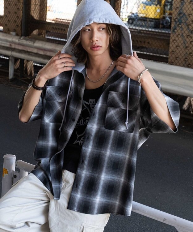 WEGO 【ユニセックス着用ITEM/MLサイズ展開】オンブレチェックフードシャツ（SS） ブラックチェック1