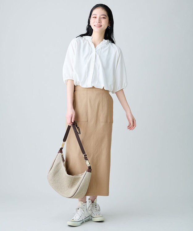 ANY 楽映えフリルネックブラウス（セットアップ着用可） オフ