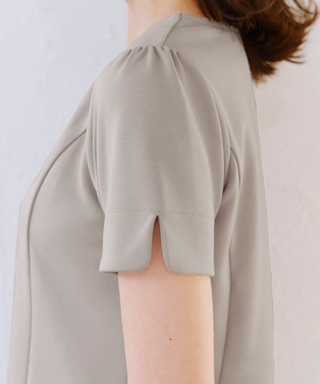 Tiaclasse 【UVカット・吸水速乾】 “きれい見え” パネルラインカットソートップス グレージュ