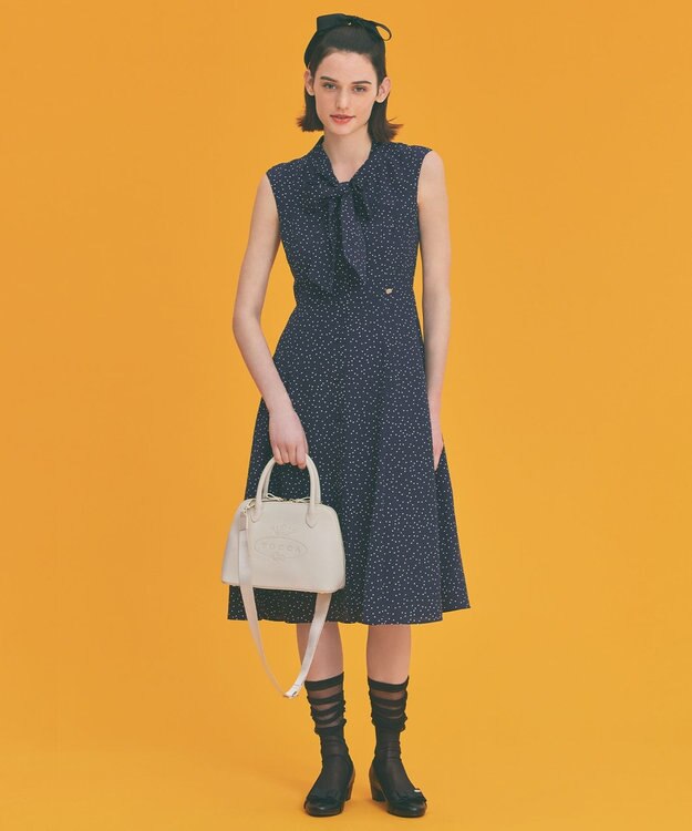 TOCCA CRESTA LEATHER POCHETTE ポシェット アイボリー系