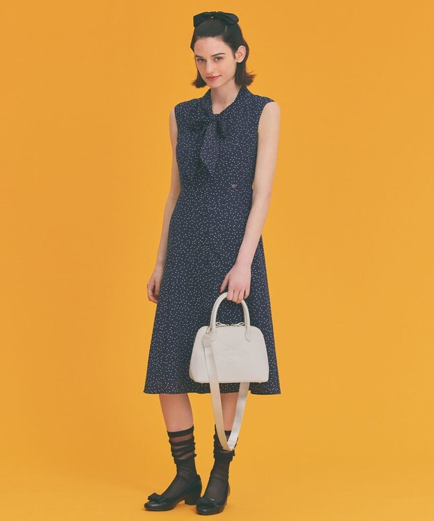 TOCCA CRESTA LEATHER POCHETTE ポシェット アイボリー系