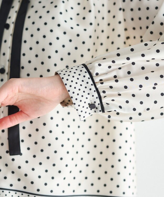 YECCA VECCA ドットパネル柄リボンブラウス Ivory