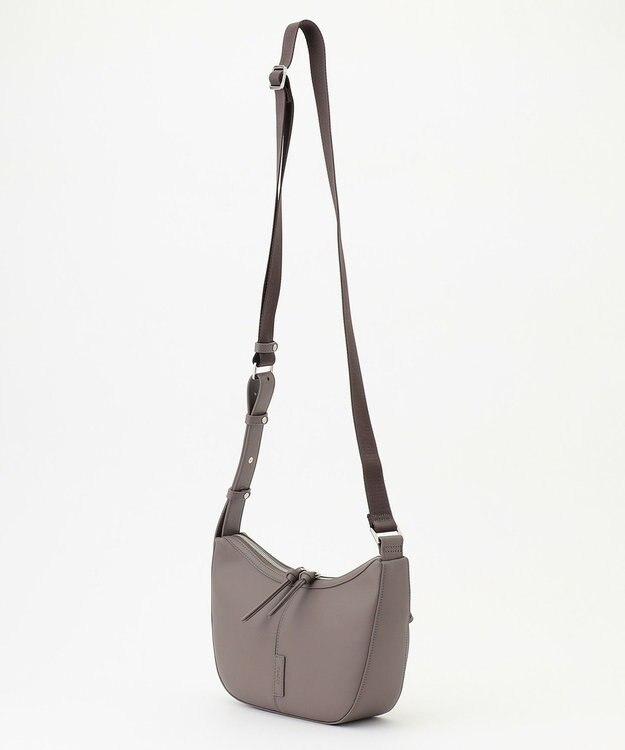 Y'SACCS ハーフムーンボディショルダーバッグ グレージュ