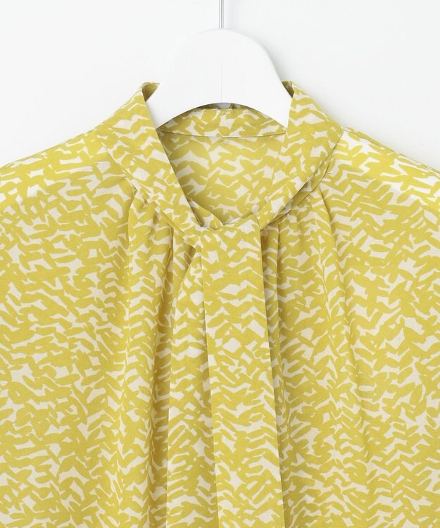 自由区 【洗える】ウェーブパターンプリント ブラウス ピスタチオ系