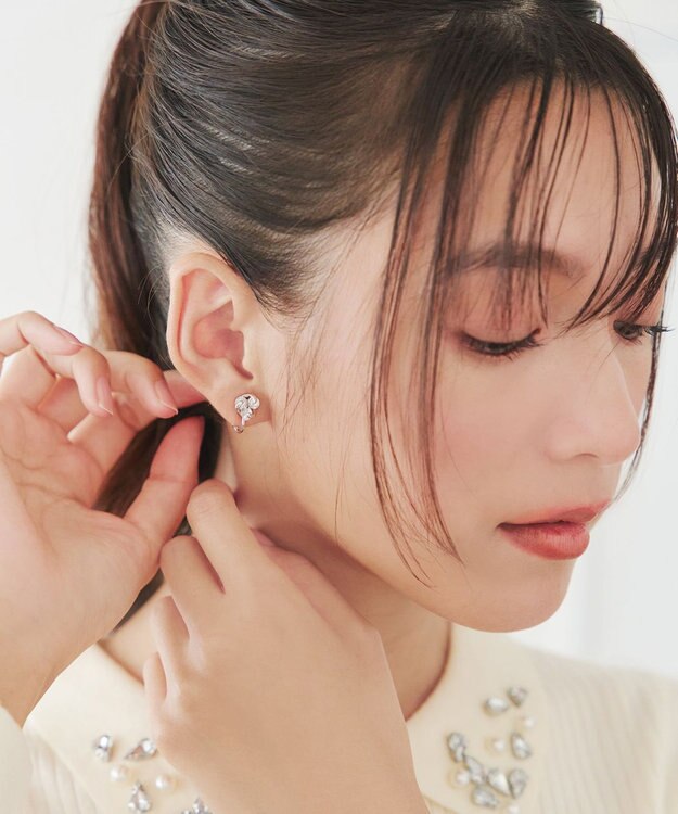 Tiaclasse 【安田美沙子さん着用・金属アレルギー対応】スウィングストーンピアス/イヤリング イヤリング：シルバー