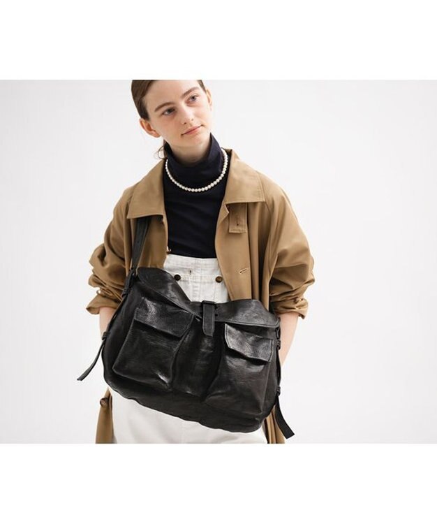 genten ゴートシュリンク かぶせ付ショルダーバッグ クロ