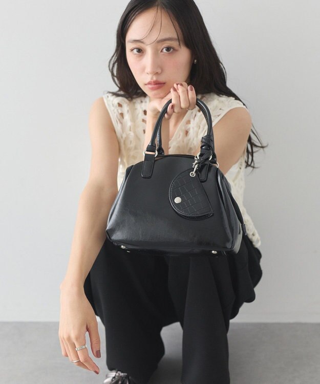 earth music&ecology キーチャーム付フレームボストンバッグ Black