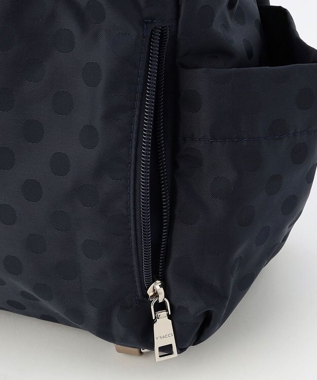 Y'SACCS はっ水ドットジャガードポーチ付きリュックサック ネイビー