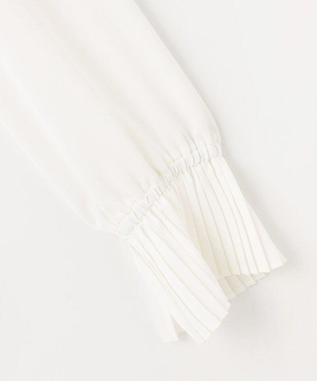 組曲 ライトデシン プリーツブラウス アイボリー系