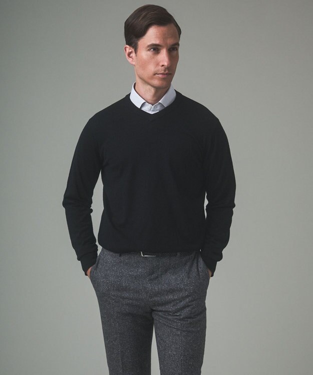 GOTAIRIKU オリジナル設計【洗える/チクチクしにくい/ピリングしにくい】イタリア糸 ハイゲージ Ｖネックニット_WOOL100% ブラック系