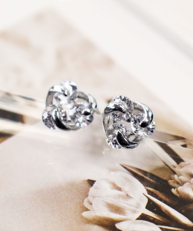 Tiaclasse 【安田美沙子さん着用・金属アレルギー対応】スウィングストーンピアス/イヤリング ピアス：シルバー