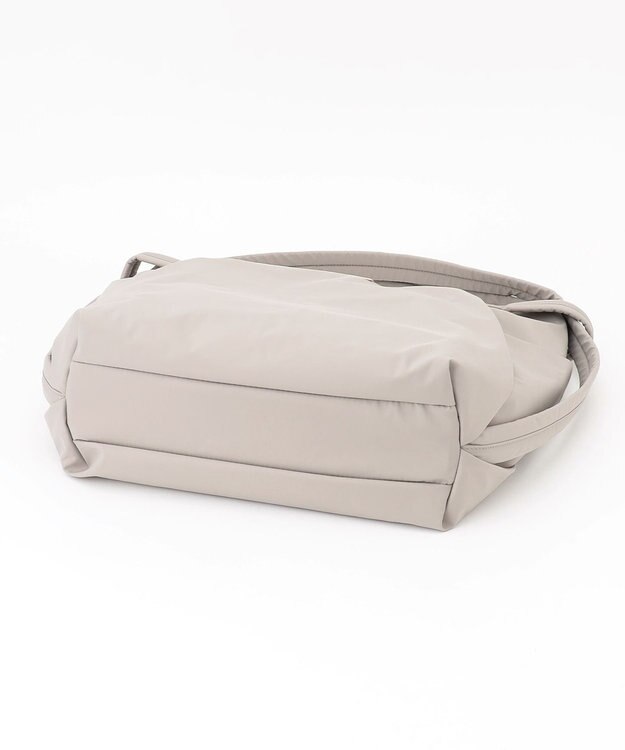 Y'SACCS 【ナイロンタフタ】トラベルショルダーリュック グレージュ