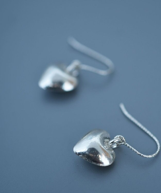 monshiro カレンシルバーハートピアスM シルバー