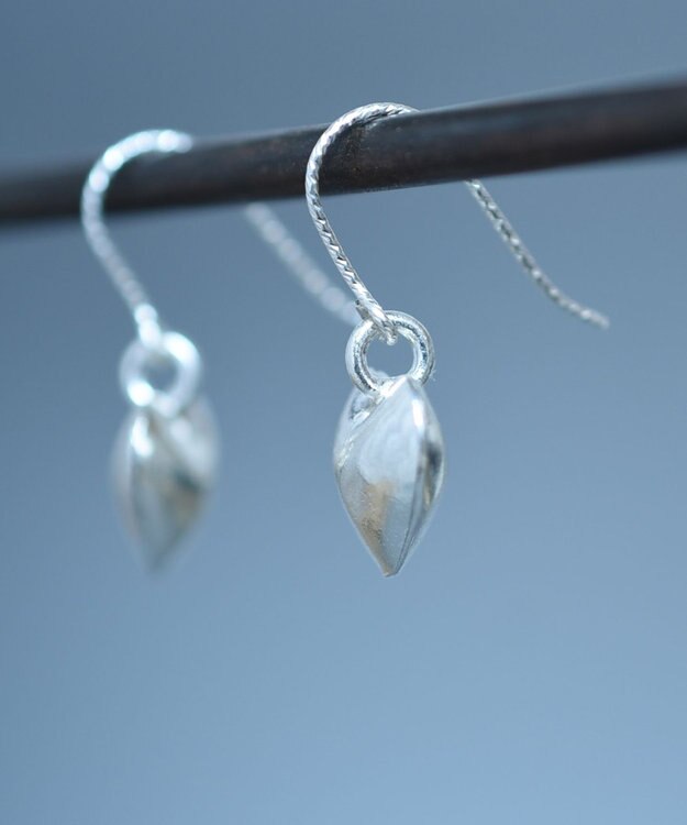 monshiro カレンシルバーハートピアスM シルバー