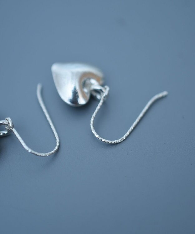 monshiro カレンシルバーハートピアスM シルバー