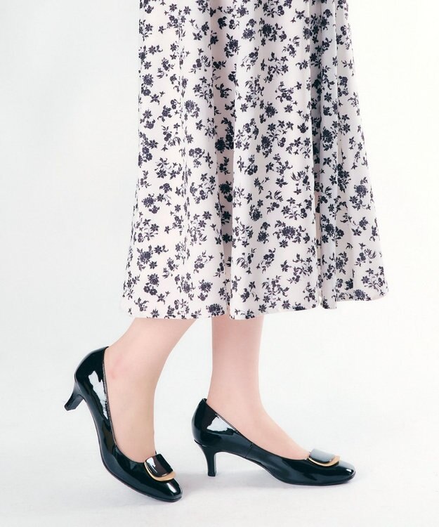 Dominic3 スクエアモチーフ レザーパンプス ブラック