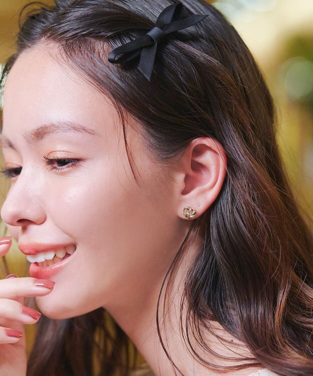 Tiaclasse 【安田美沙子さん着用・金属アレルギー対応】スウィングストーンピアス/イヤリング ピアス：ゴールド