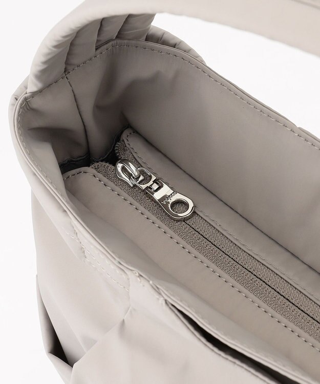 Y'SACCS 【ナイロンタフタ】トラベルショルダーリュック グレージュ