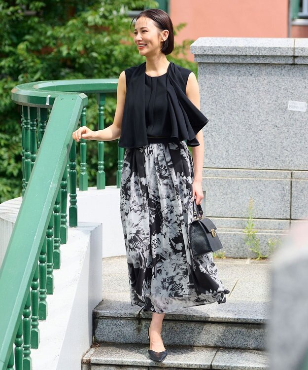 自由区 S 【ウエストゴム・洗える】ピオニーフローラルプリント  スカート モノトーン