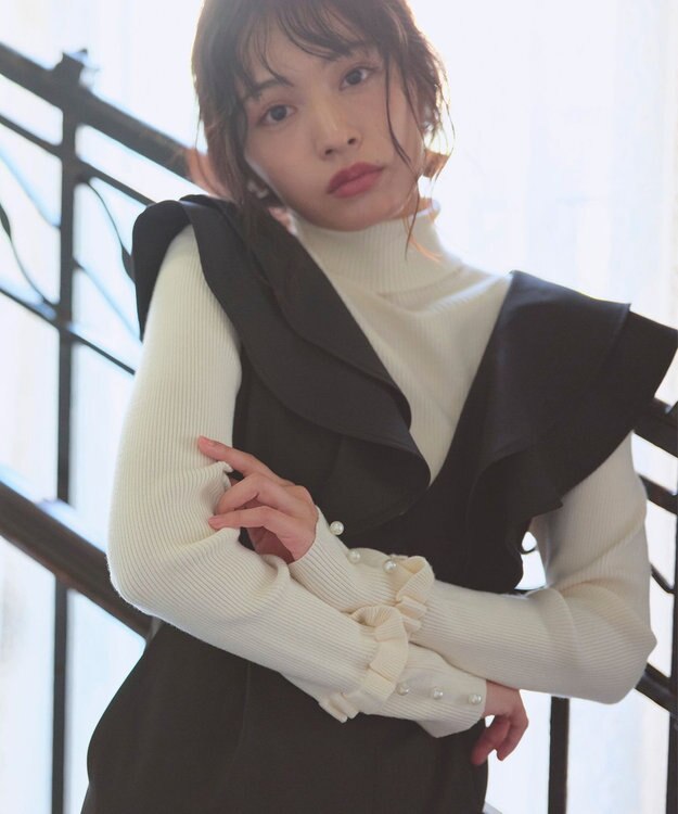 Feroux フリルデザイン サロペット パンツ ブラック系