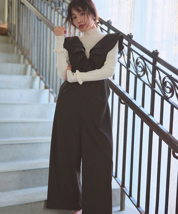 Feroux フリルデザイン サロペット パンツ ブラック系