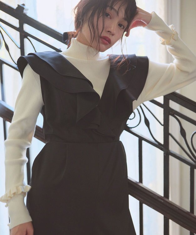 Feroux フリルデザイン サロペット パンツ ブラック系