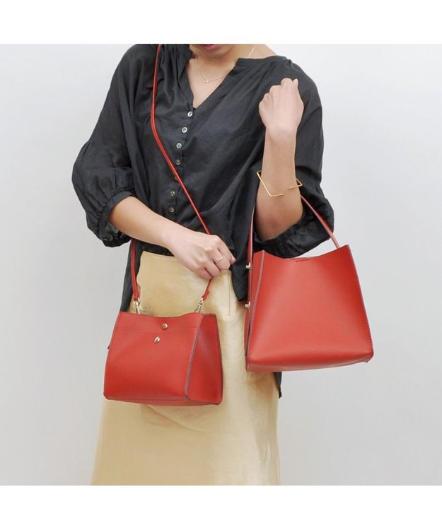 UNBILLION 【テレビ ドラマ着用アイテム】カシュカシュ cachecache / ヒネリハンドルインバッグセットトート レッド