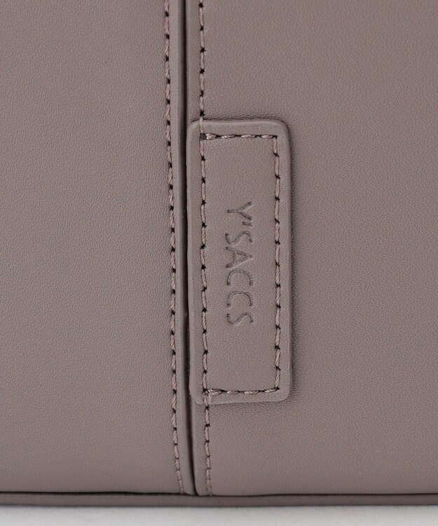 Y'SACCS ハーフムーンボディショルダーバッグ グレージュ