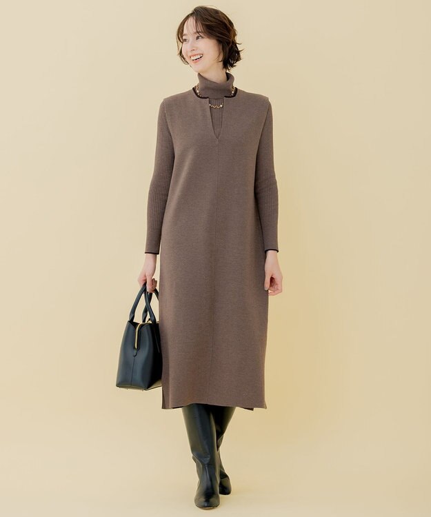 自由区 【WEB限定/セット着用可】セミウーステッド タートルネック ブラウン系