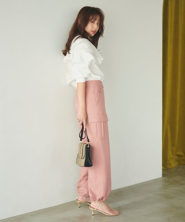 Feroux 【ONWARD CROSSET MAG掲載】パラシュートカーゴ パンツ ピンク系