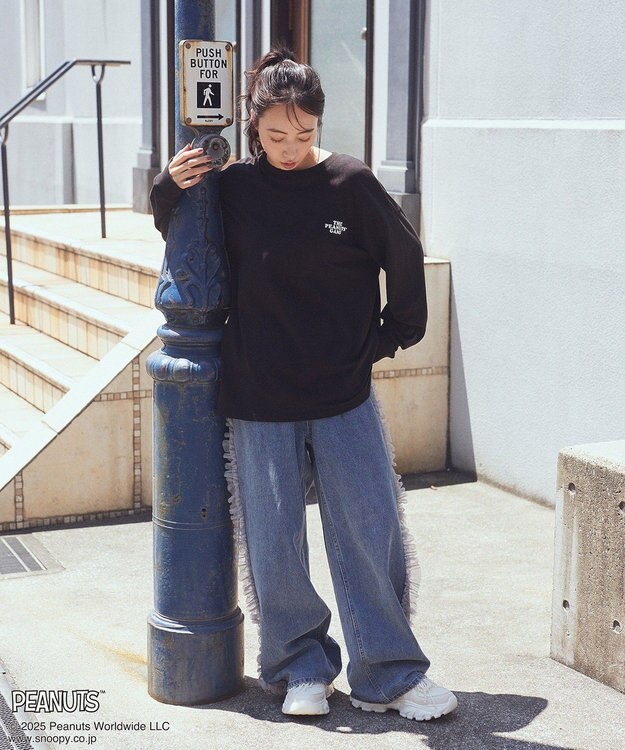 earth music&ecology 【綿100％】ＰＥＡＮＵＴＳ／ｅａｒｔｈ　ピーナッツギャングロンＴ Black