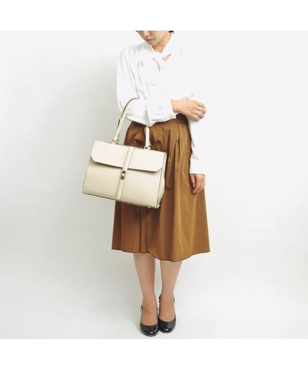 UNBILLION cachecache WEB限定ヒネリディテールA4トートバッグ アイボリー