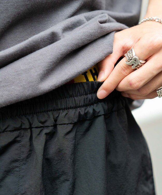 WEGO 【撥水/速乾/ウエストゴム/ユニセックス着用ITEM/MLサイズ展開】ナイロンイージーバギーカーゴショーツ ブラック