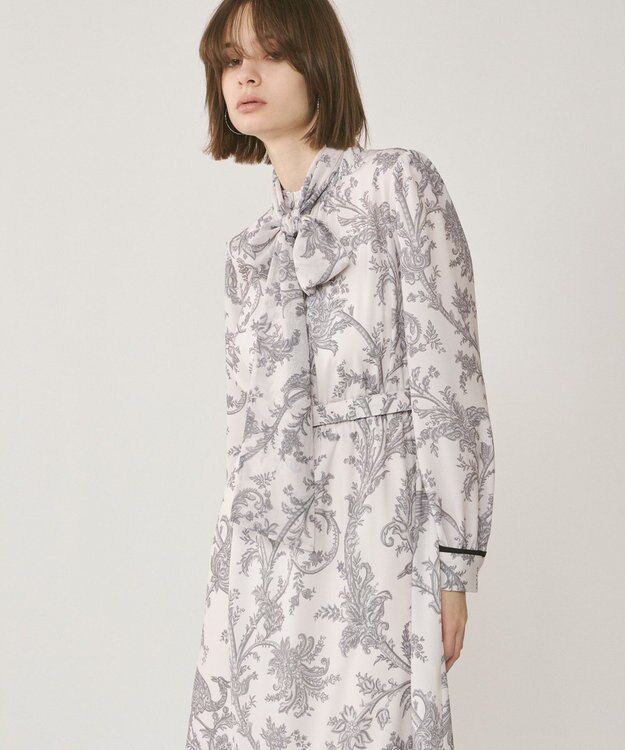 GRACE CONTINENTAL サラサプリントリボン付ワンピース ブラック