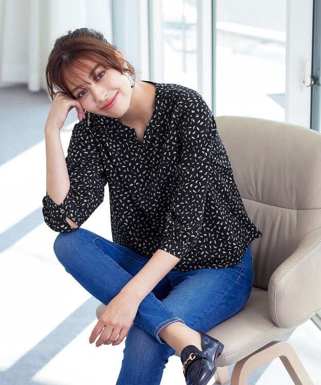 Tiaclasse 【洗える】柄プリントブラウス ブラック