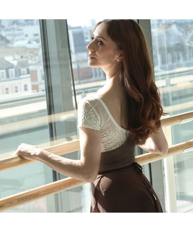 Chacott ◎【Nela ライン】ハーフスリーブレオタード ココアブラウン